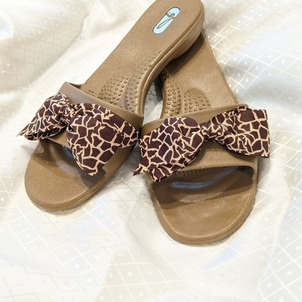 OKA Bee sandals ~ Size medium/large - Picture 4 of 6